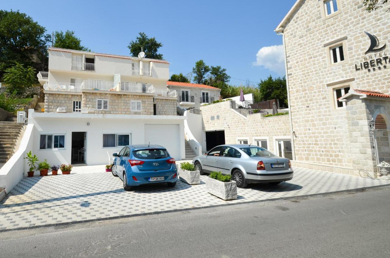 Seafront Apartment Vujovic Prčanj エクステリア 写真